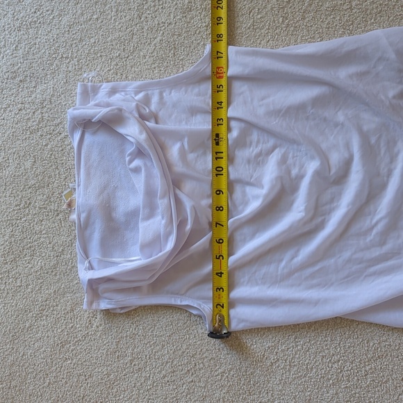 Hooded, sleeveless cowl neck top - Picture 7 of 9